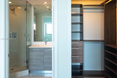 Condo in Miami, Florida, 2 bedrooms  № 2026362 - photo 17
