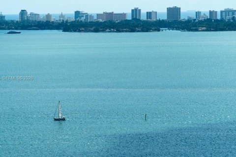 Condo in Miami, Florida, 2 bedrooms  № 2026362 - photo 22