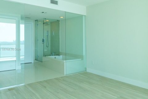 Condo in Miami, Florida, 2 bedrooms  № 2026362 - photo 11