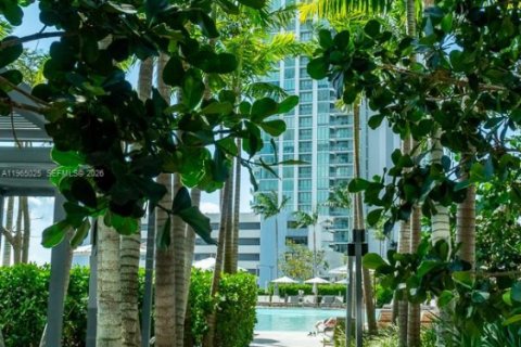 Condo in Miami, Florida, 2 bedrooms  № 2026362 - photo 26