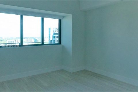Condo in Miami, Florida, 2 bedrooms  № 2026362 - photo 15