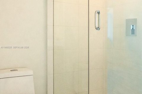 Condo in Miami, Florida, 2 bedrooms  № 2026362 - photo 20