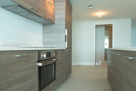 Condo in Miami, Florida, 2 bedrooms  № 2026362 - photo 7