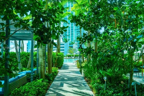 Condo in Miami, Florida, 2 bedrooms  № 2026362 - photo 25