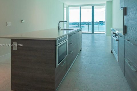 Condo in Miami, Florida, 2 bedrooms  № 2026362 - photo 4