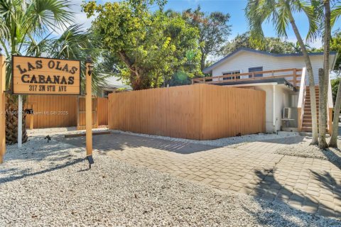Immobilier commercial à vendre à Fort Lauderdale, Floride: 169.08 m2 № 1860995 - photo 1