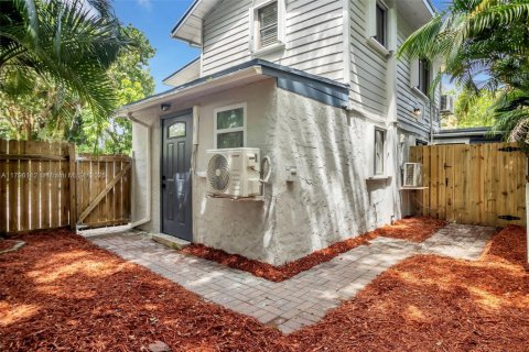 Immobilier commercial à vendre à Fort Lauderdale, Floride: 169.08 m2 № 1860995 - photo 7