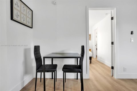Immobilier commercial à vendre à Fort Lauderdale, Floride: 169.08 m2 № 1860995 - photo 12