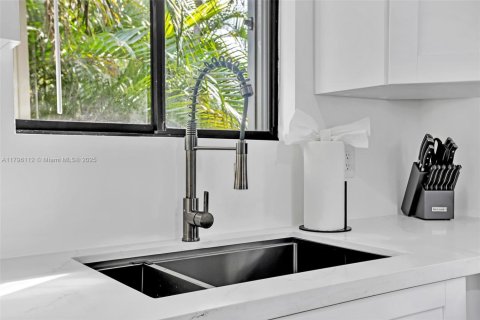 Immobilier commercial à vendre à Fort Lauderdale, Floride: 169.08 m2 № 1860995 - photo 19