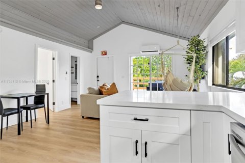 Immobilier commercial à vendre à Fort Lauderdale, Floride: 169.08 m2 № 1860995 - photo 15