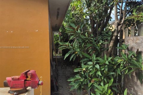 House in Miami, Florida 3 bedrooms, 75.81 sq.m. № 1828280 - photo 26