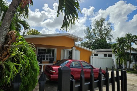 House in Miami, Florida 3 bedrooms, 75.81 sq.m. № 1828280 - photo 5