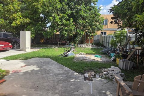 House in Miami, Florida 3 bedrooms, 75.81 sq.m. № 1828280 - photo 28