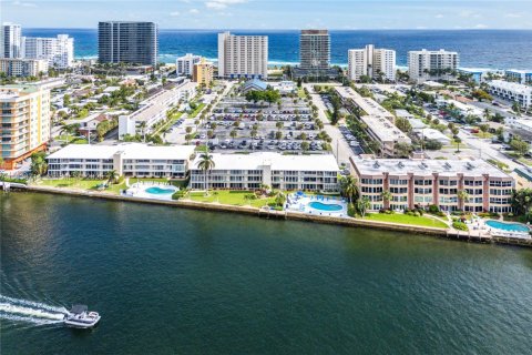 Condo in Pompano Beach, Florida, 2 bedrooms  № 2053896 - photo 28