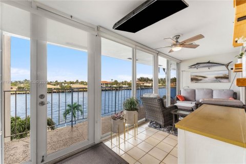 Condo in Pompano Beach, Florida, 2 bedrooms  № 2053896 - photo 4