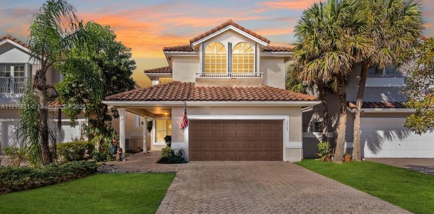 Casa en Miami, Florida 4 dormitorios, 224.08 m2 № 1972152