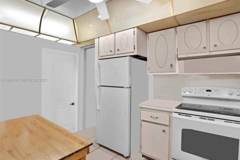 Condo in Miami, Florida, 1 bedroom  № 2038974 - photo 9