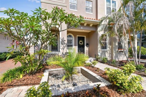Townhouse in Tampa, Florida 3 bedrooms, 193.79 sq.m. № 1744316 - photo 4