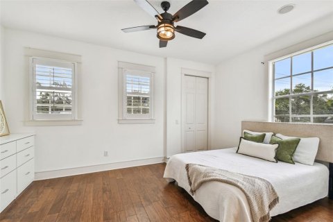 Townhouse in Tampa, Florida 3 bedrooms, 193.79 sq.m. № 1744316 - photo 30