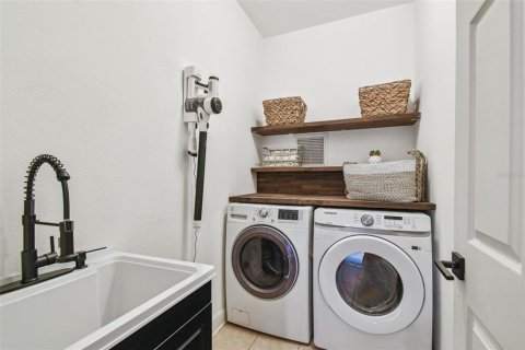Townhouse in Tampa, Florida 3 bedrooms, 193.79 sq.m. № 1744316 - photo 28