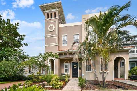 Townhouse in Tampa, Florida 3 bedrooms, 193.79 sq.m. № 1744316 - photo 2