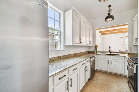Townhouse in Tampa, Florida 3 bedrooms, 193.79 sq.m. № 1744316 - photo 12