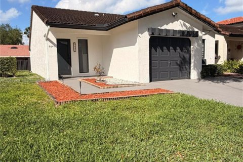 Touwnhouse à Hialeah, Floride 3 chambres, 149.76 m2 № 2294279