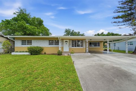 House in Orlando, Florida 3 bedrooms, 126.72 sq.m. № 2215498