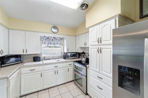 Casa en venta en Orlando, Florida, 3 dormitorios, 126.72 m2 № 2215498 - foto 13