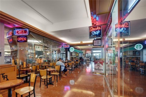 Condo in Miami, Florida, 1 bedroom  № 2019280 - photo 28