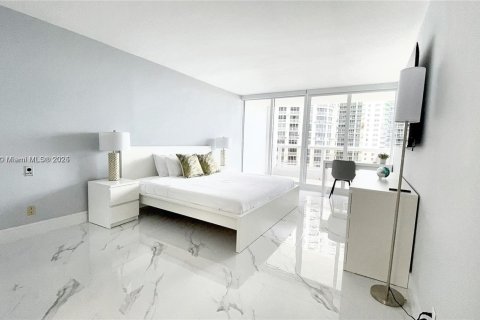 Condo in Miami, Florida, 1 bedroom  № 2019280 - photo 9
