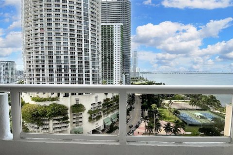 Condo in Miami, Florida, 1 bedroom  № 2019280 - photo 21