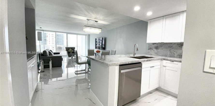 Condo in Miami, Florida, 1 bedroom  № 2019280