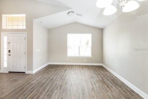 Villa ou maison à louer à Kissimmee, Floride: 5 chambres, 223.89 m2 № 1905304 - photo 4