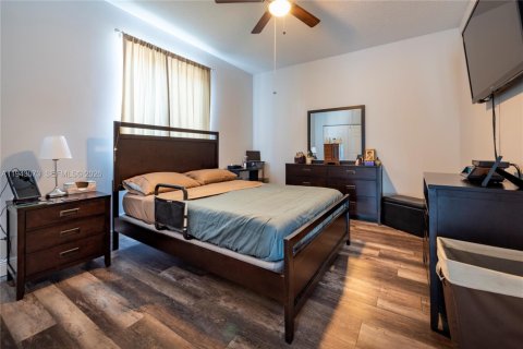 House in Pembroke Pines, Florida 5 bedrooms, 279.17 sq.m. № 1999566 - photo 26