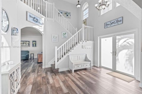 House in Pembroke Pines, Florida 5 bedrooms, 279.17 sq.m. № 1999566 - photo 4