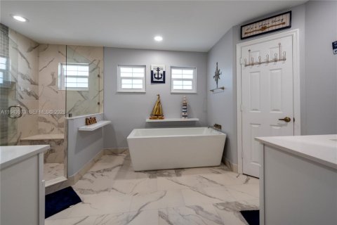 House in Pembroke Pines, Florida 5 bedrooms, 279.17 sq.m. № 1999566 - photo 20