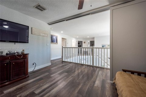 House in Pembroke Pines, Florida 5 bedrooms, 279.17 sq.m. № 1999566 - photo 29