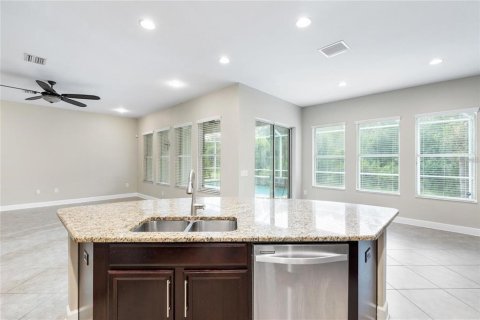 Casa en alquiler en Wesley Chapel, Florida, 5 dormitorios, 304.16 m2 № 1917522 - foto 18