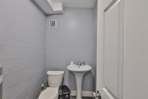 Propiedad comercial en venta en Tampa, Florida, 295.62 m2 № 1775426 - foto 26