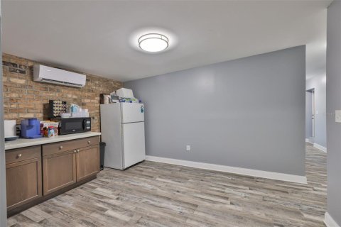Propiedad comercial en venta en Tampa, Florida, 295.62 m2 № 1775426 - foto 16