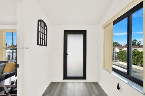 Villa ou maison à vendre à Hialeah, Floride: 3 chambres, 92.44 m2 № 1964627 - photo 8