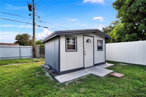 Villa ou maison à vendre à Hialeah, Floride: 3 chambres, 92.44 m2 № 1964627 - photo 23