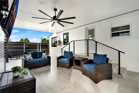 Villa ou maison à vendre à Hialeah, Floride: 3 chambres, 92.44 m2 № 1964627 - photo 18