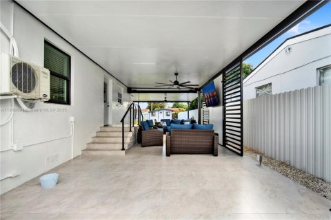 Villa ou maison à vendre à Hialeah, Floride: 3 chambres, 92.44 m2 № 1964627 - photo 22
