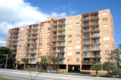 Condo in North Miami, Florida, 1 bedroom  № 2087050 - photo 19