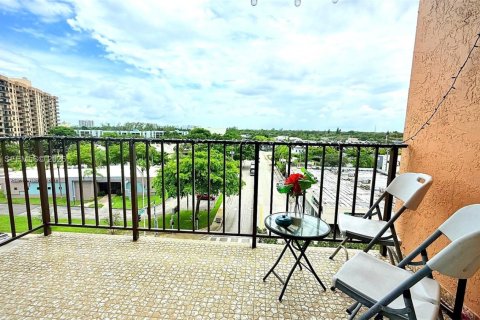 Condo in North Miami, Florida, 1 bedroom  № 2087050 - photo 18