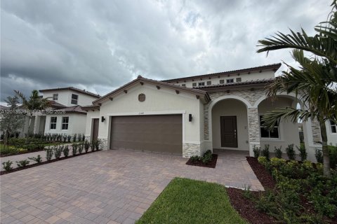 House in Homestead, Florida 5 bedrooms № 2078480