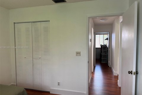 Condo in Sunrise, Florida, 3 bedrooms  № 1897442 - photo 28