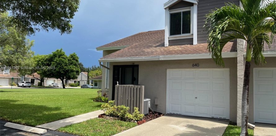Condo in Sunrise, Florida, 3 bedrooms № 1897442